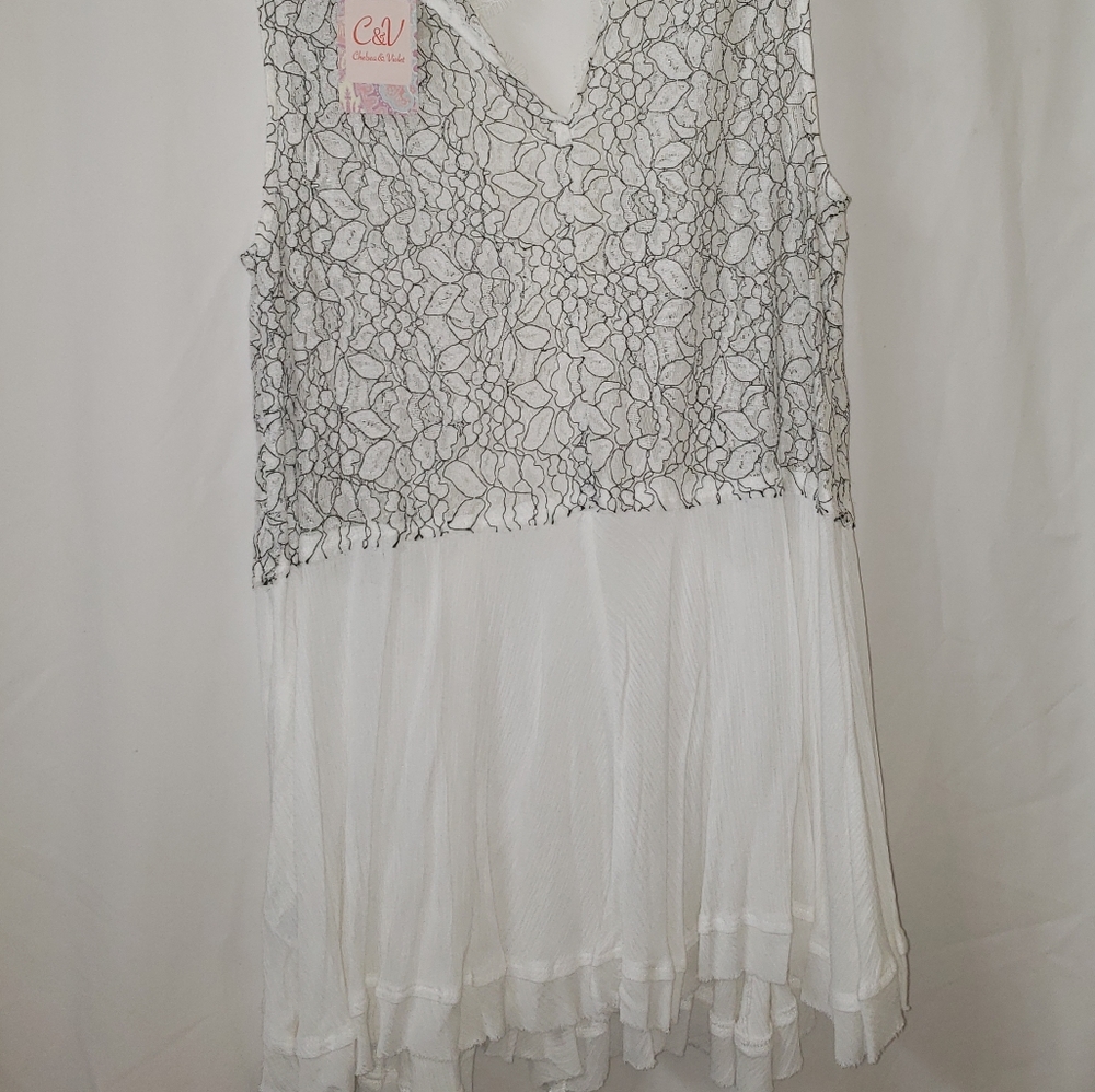 Chelsea & Violet  Blouse